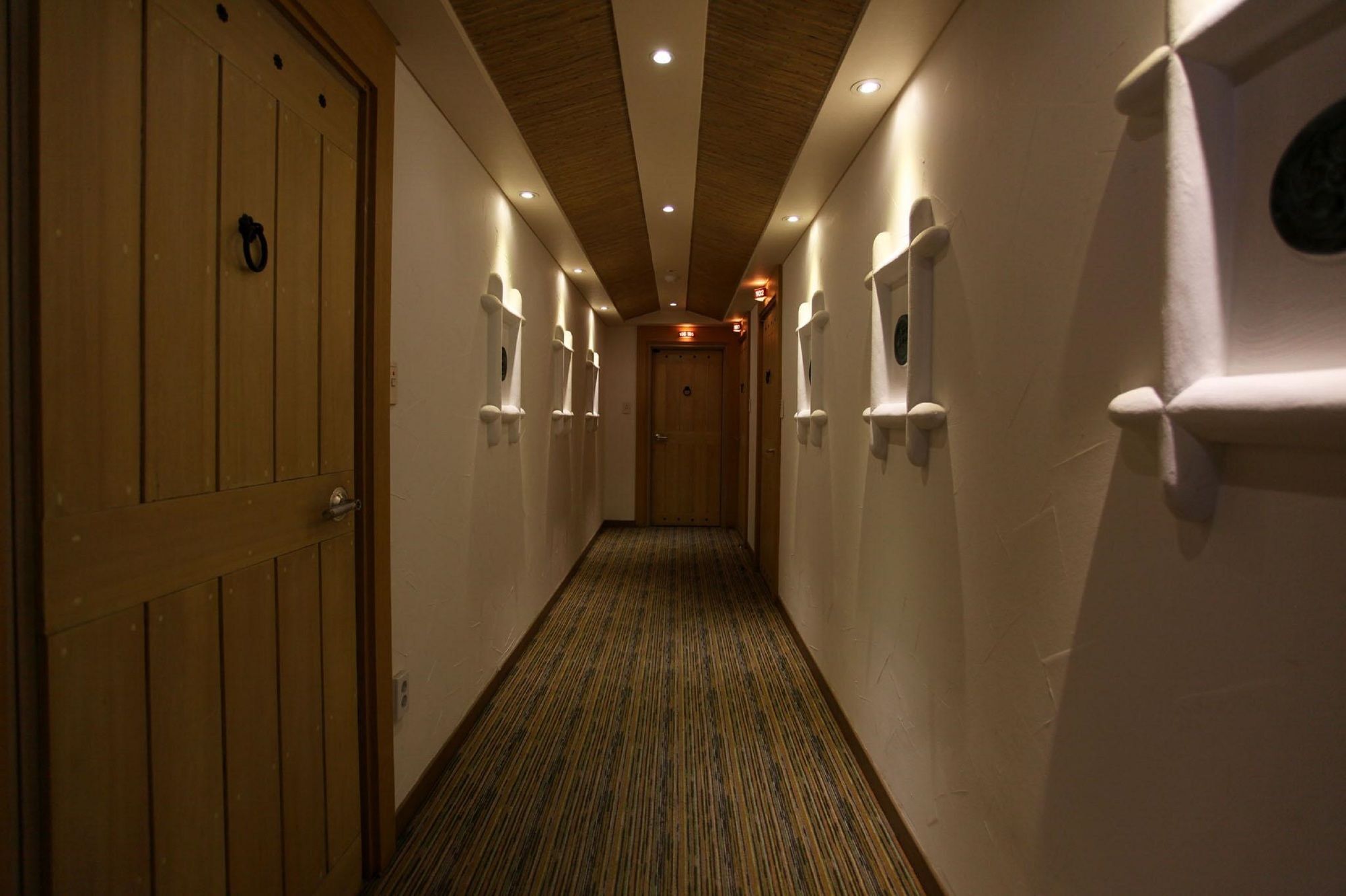 Hotel S