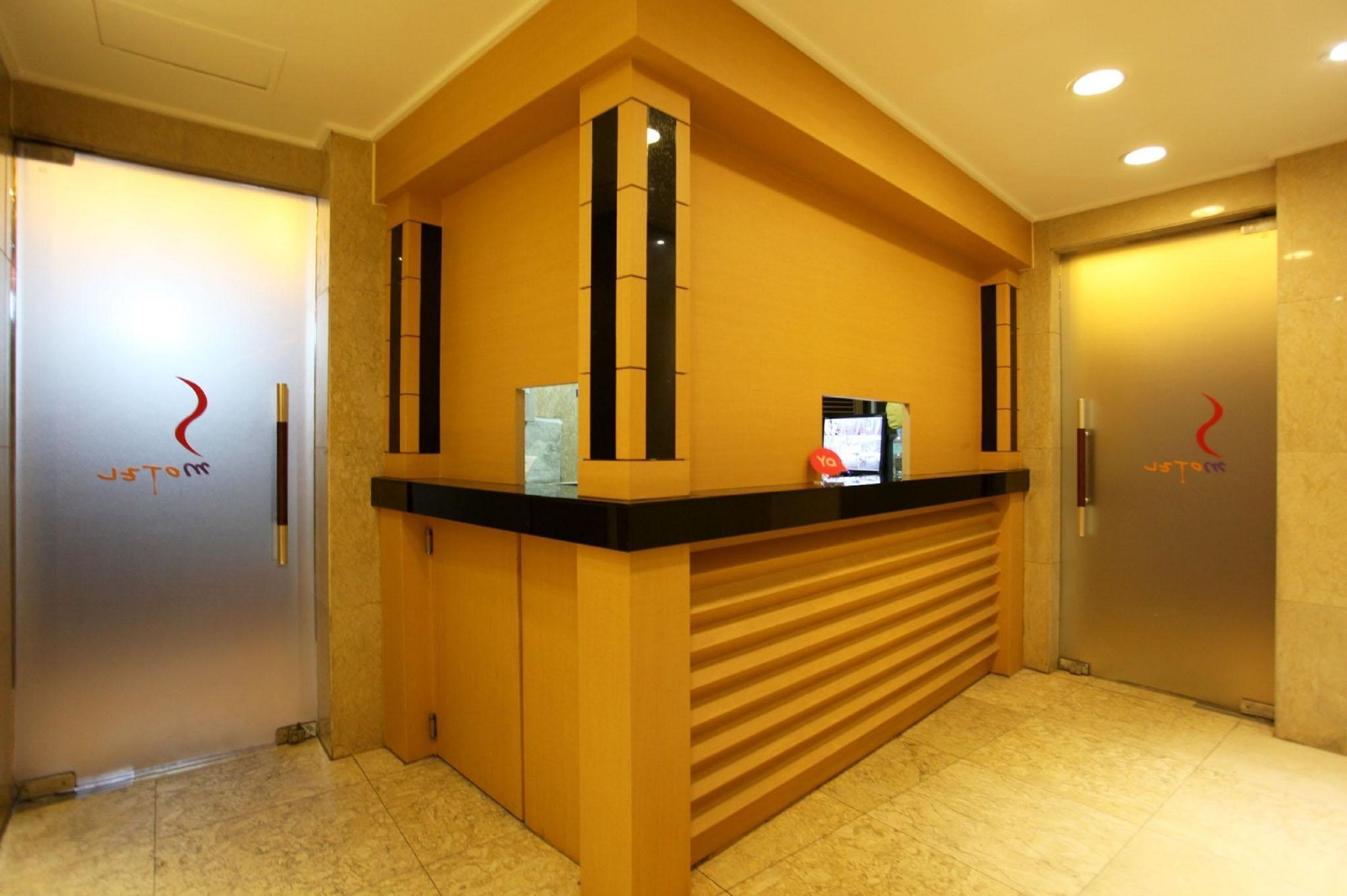 Hotel S