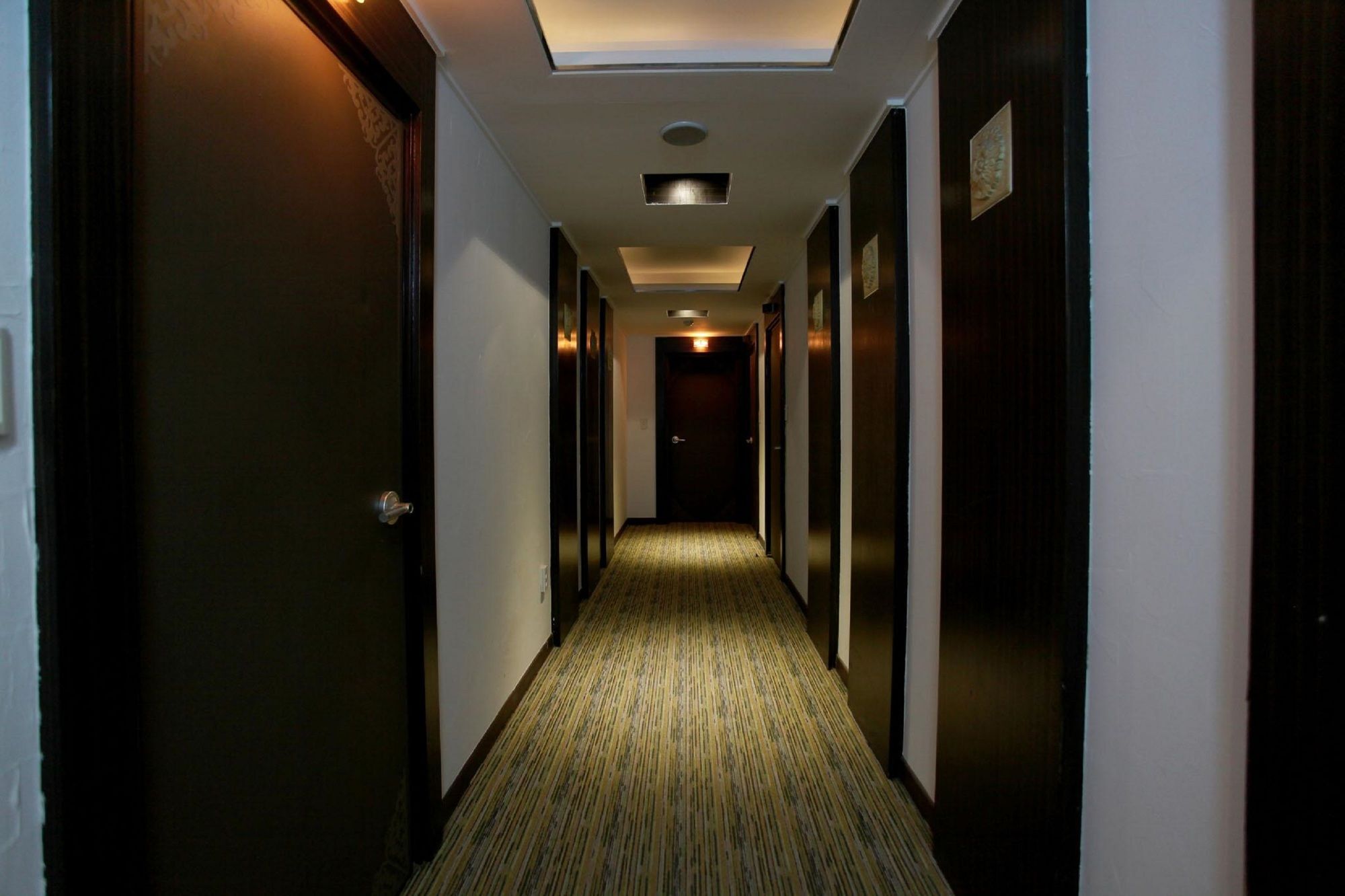 Hotel S 2*